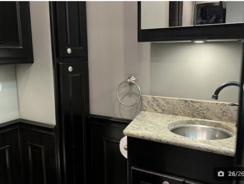 2017 NRC Triple Slide 2 Bath Cascadia, 600 HP Cummins, 115K Miles, Available Today - Image 16